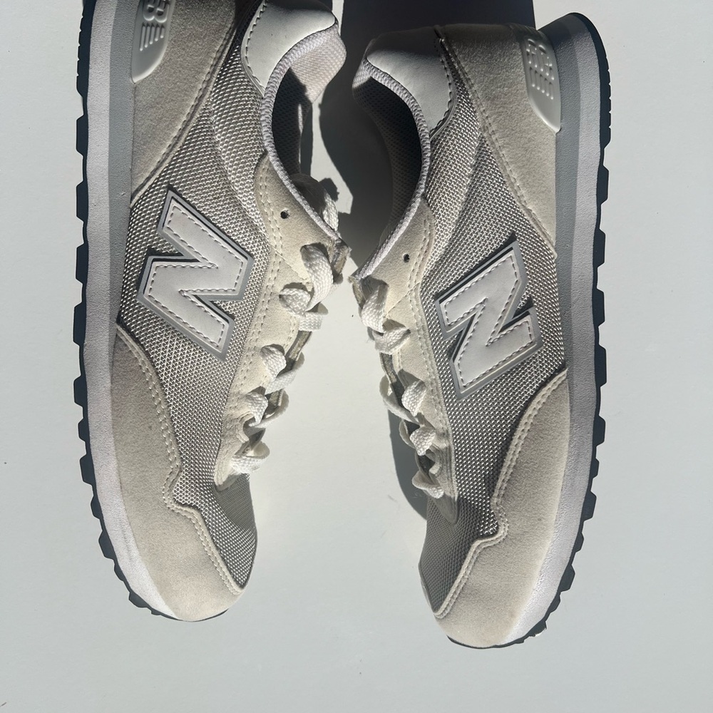 New Balance Women’s Gray Sneakers